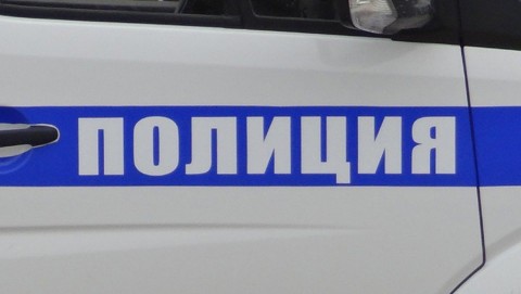 Сотрудники Госавтоинспекции устанавливают обстоятельства ДТП в Некрасовском районе, в результате которого погибли два человека